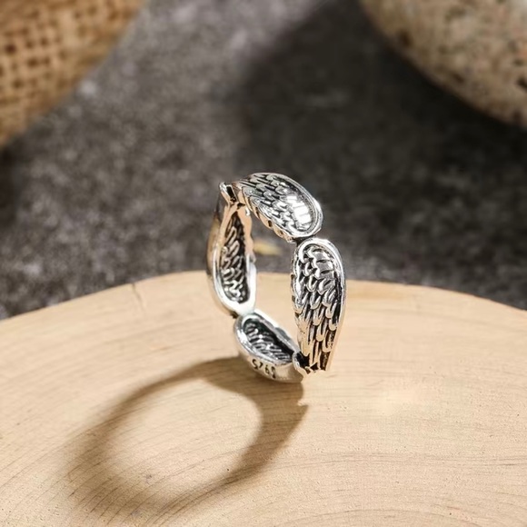 🎉 HP 🎉 Lovely Angel Wing Feather Ring - Picture 3 of 6